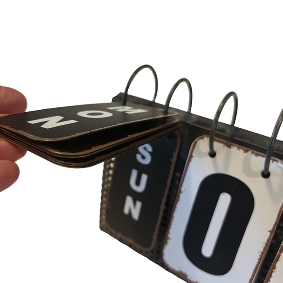 Metal Standing FLIP CALENDAR INDUSTRIAL LOOK Perpetual Desktop Retro - Picture 12 of 13